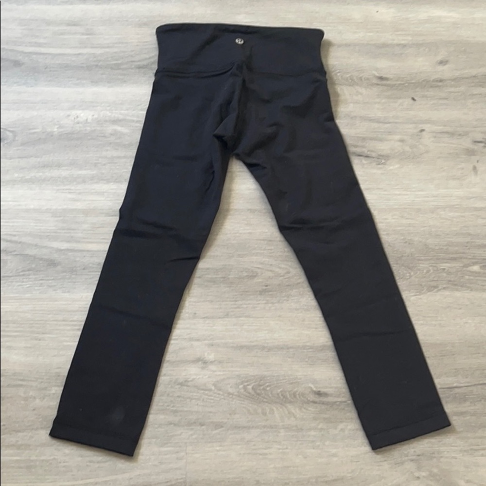 Lululemon Cropped Black Wunder Under Size 2